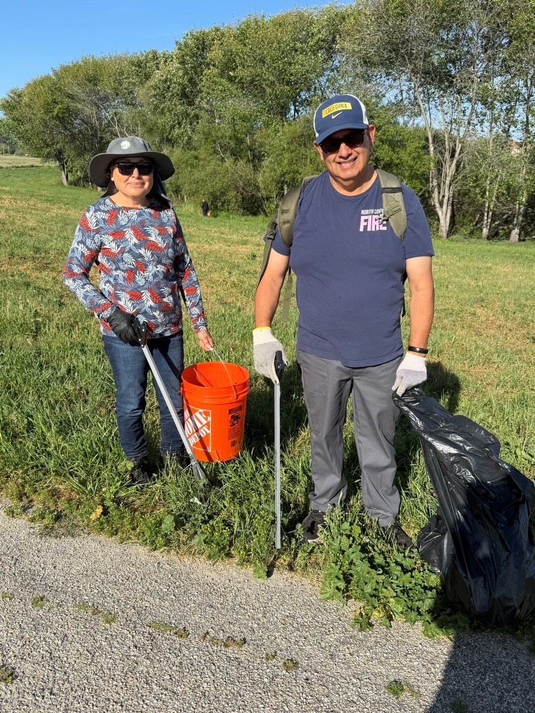 A group photo of volunteers