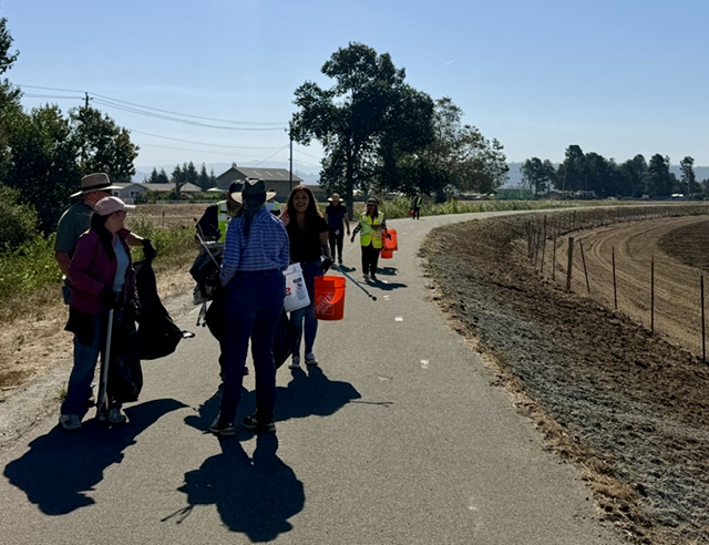 A group photo of volunteers